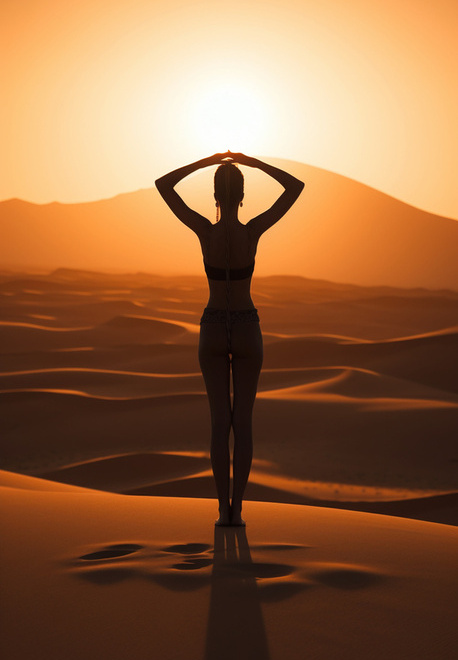 personne-pratiquant-la-meditation-du-yoga-dans-la-nature-au-coucher-ou-au-lever-du-soleil (1) (1) (1) (1) Thérapeute Marseille